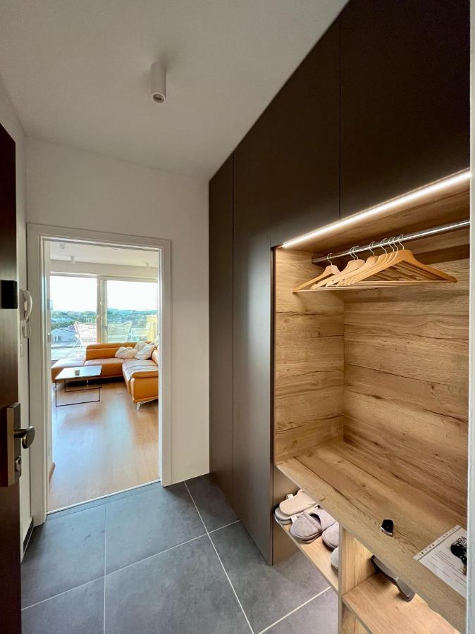 Center With Parking And A Big Terrace Apartment *