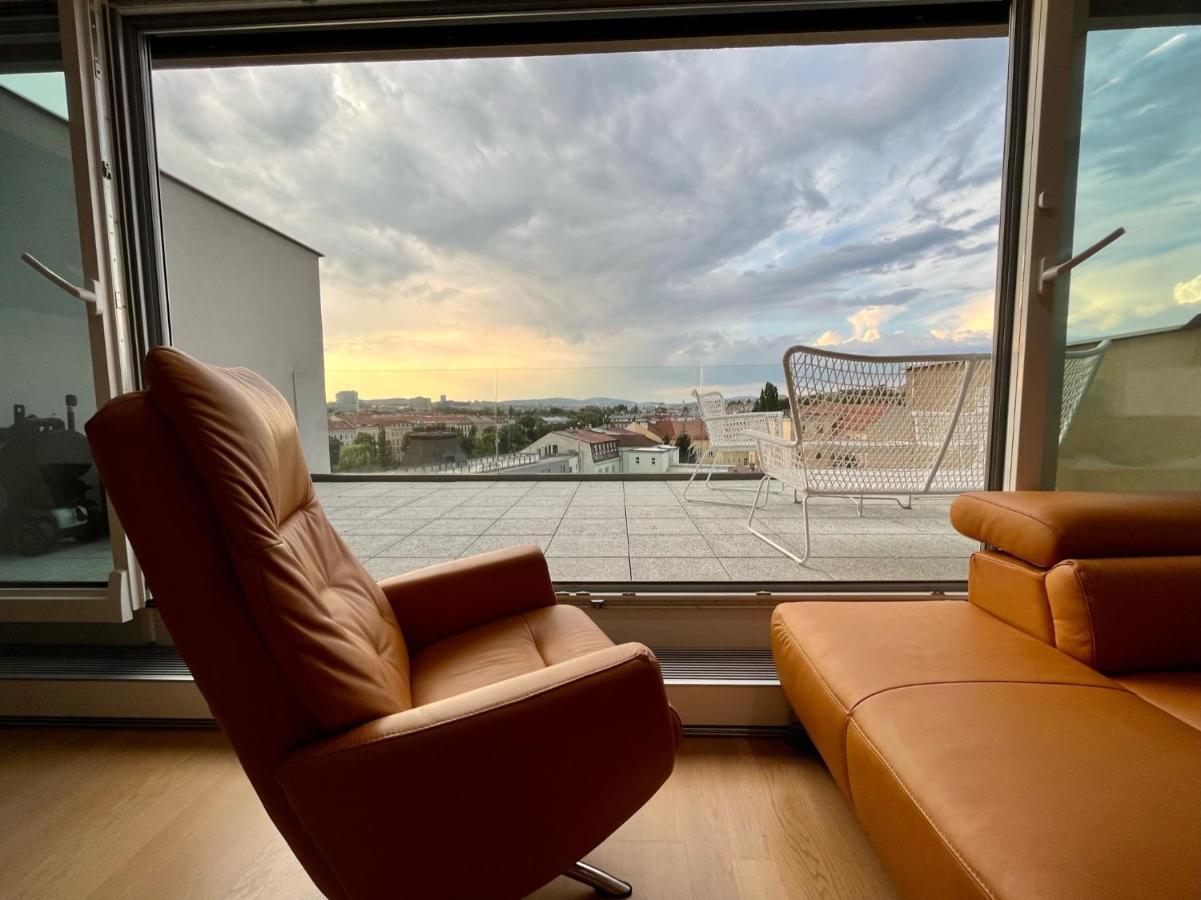 Center With Parking And A Big Terrace Brno