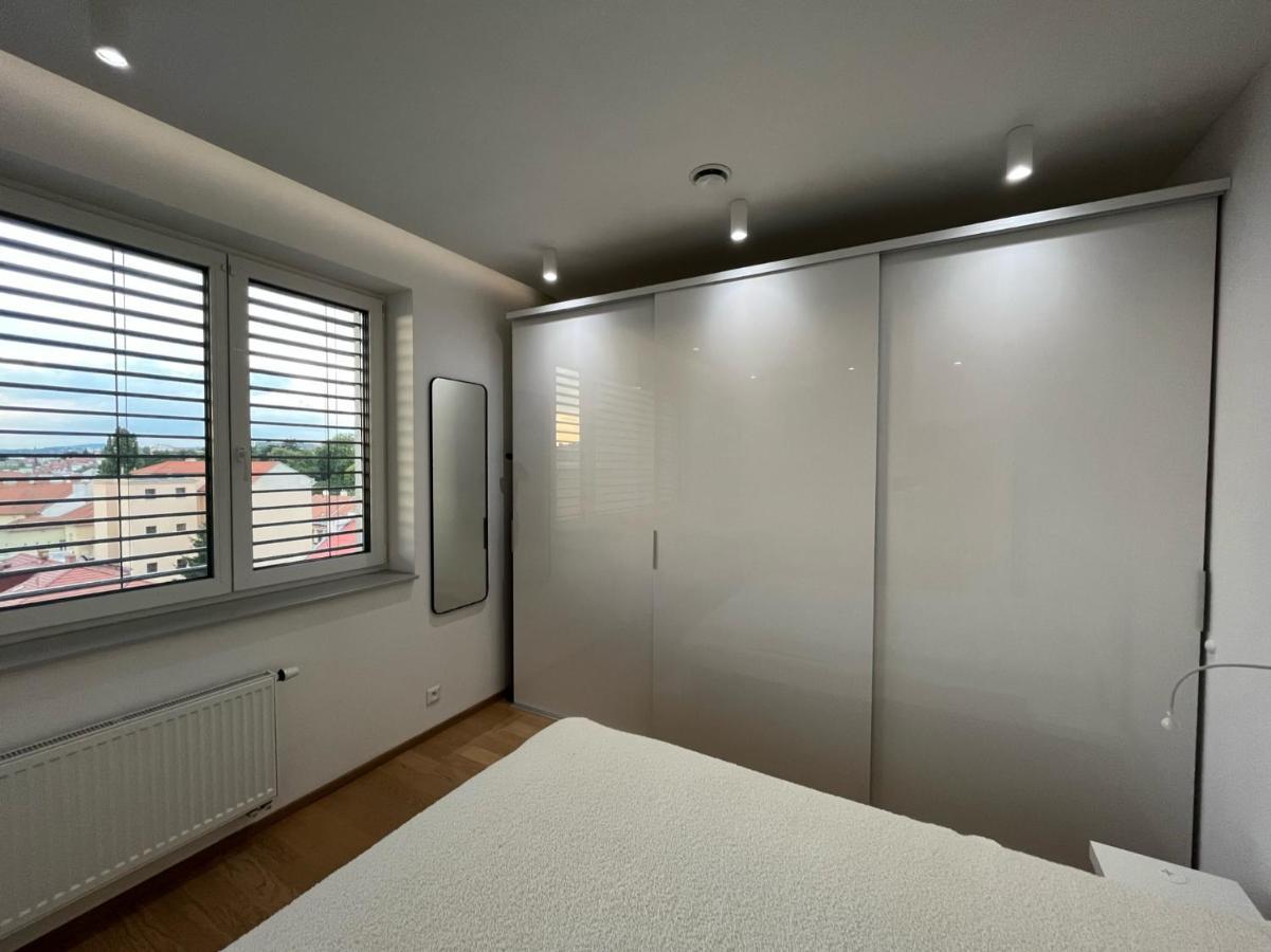 Center With Parking And A Big Terrace Apartment