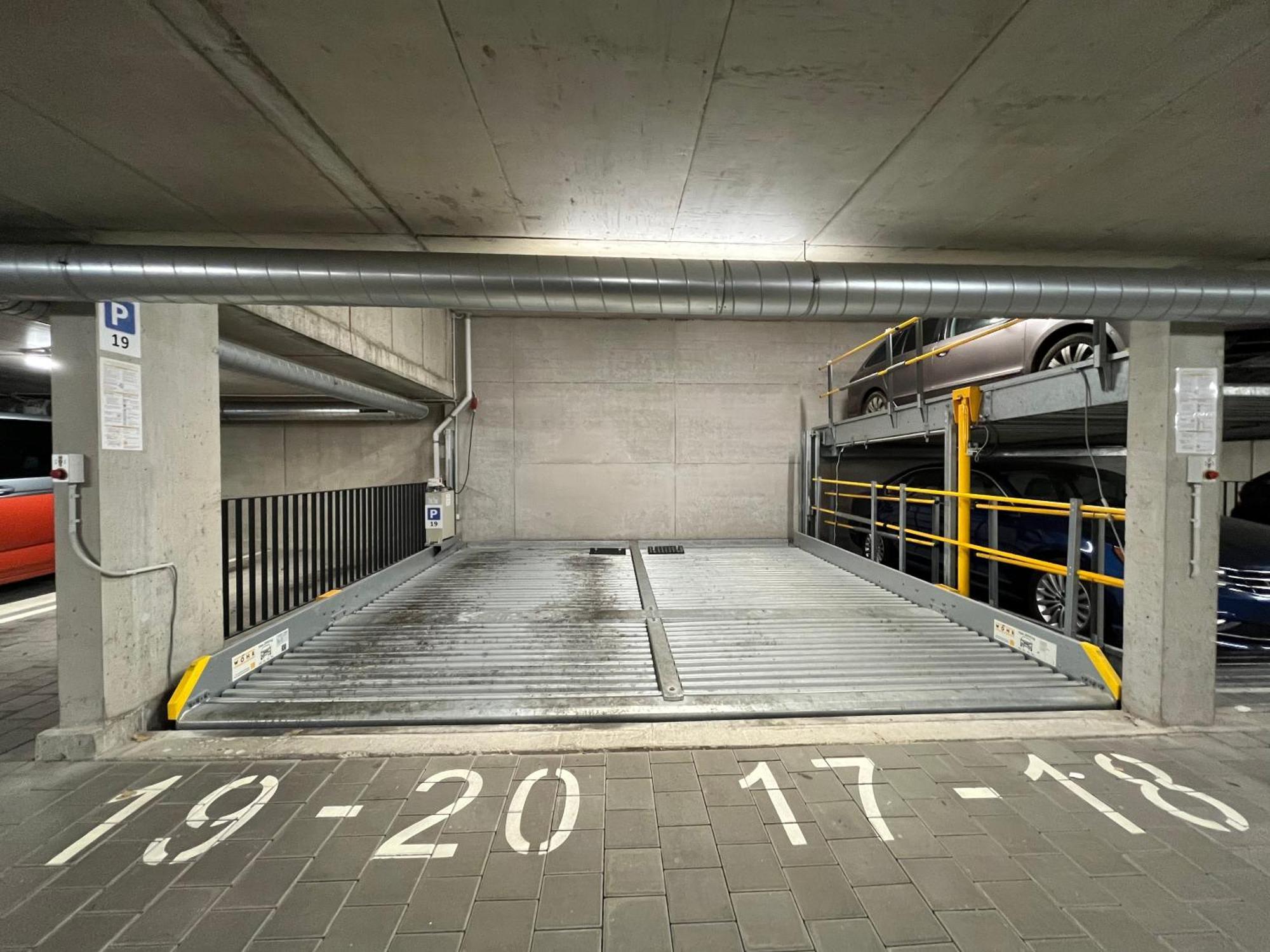 Center With Parking And A Big Terrace Brno