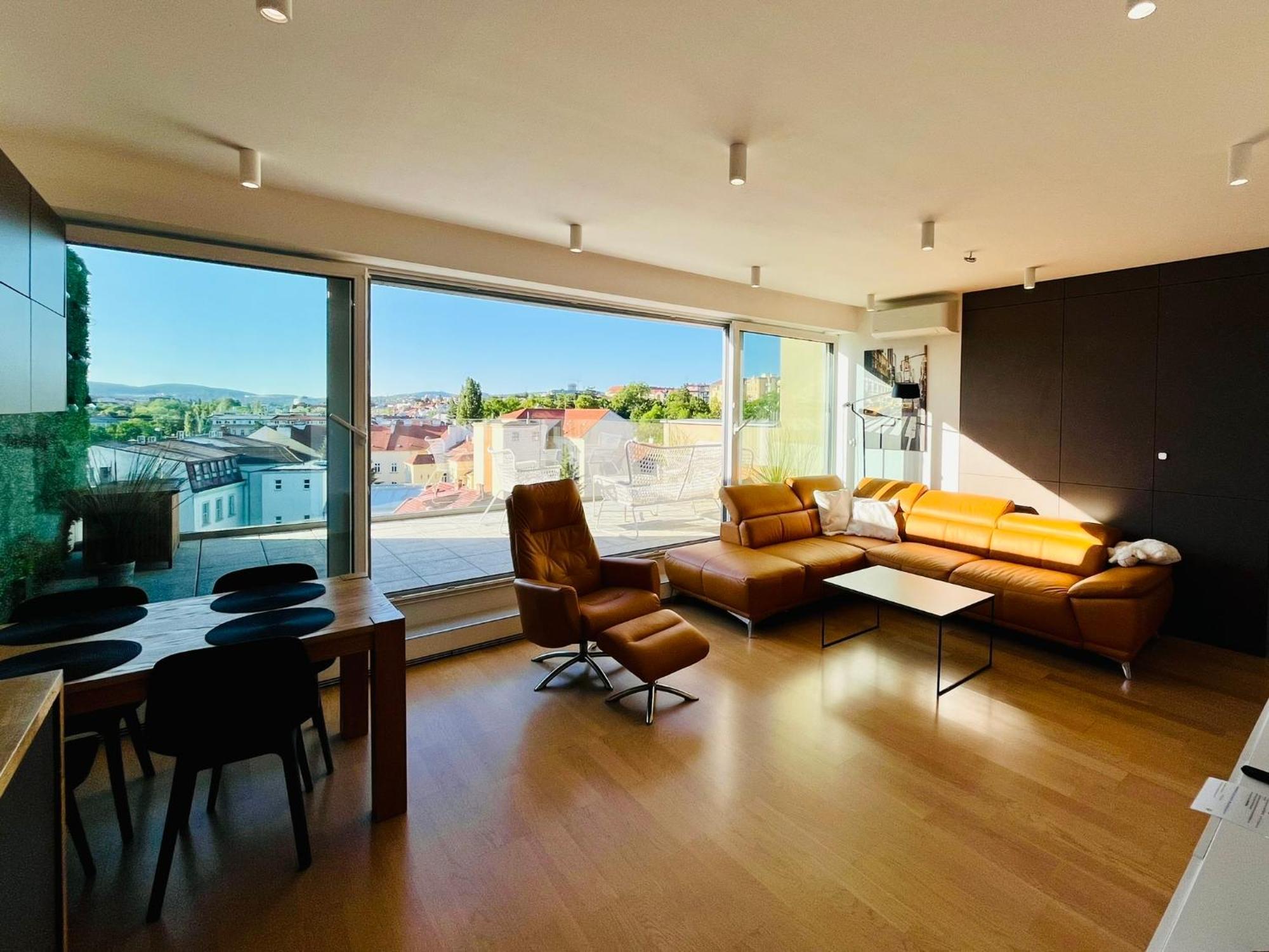 Center With Parking And A Big Terrace *